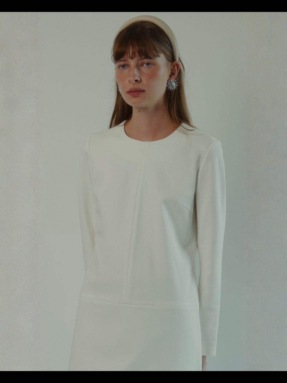Classic Six Twiggy Shift Dress In Ivory - Picture 2 of 6